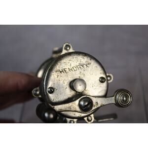 Vintage Hendryx 80 Fishing Reel